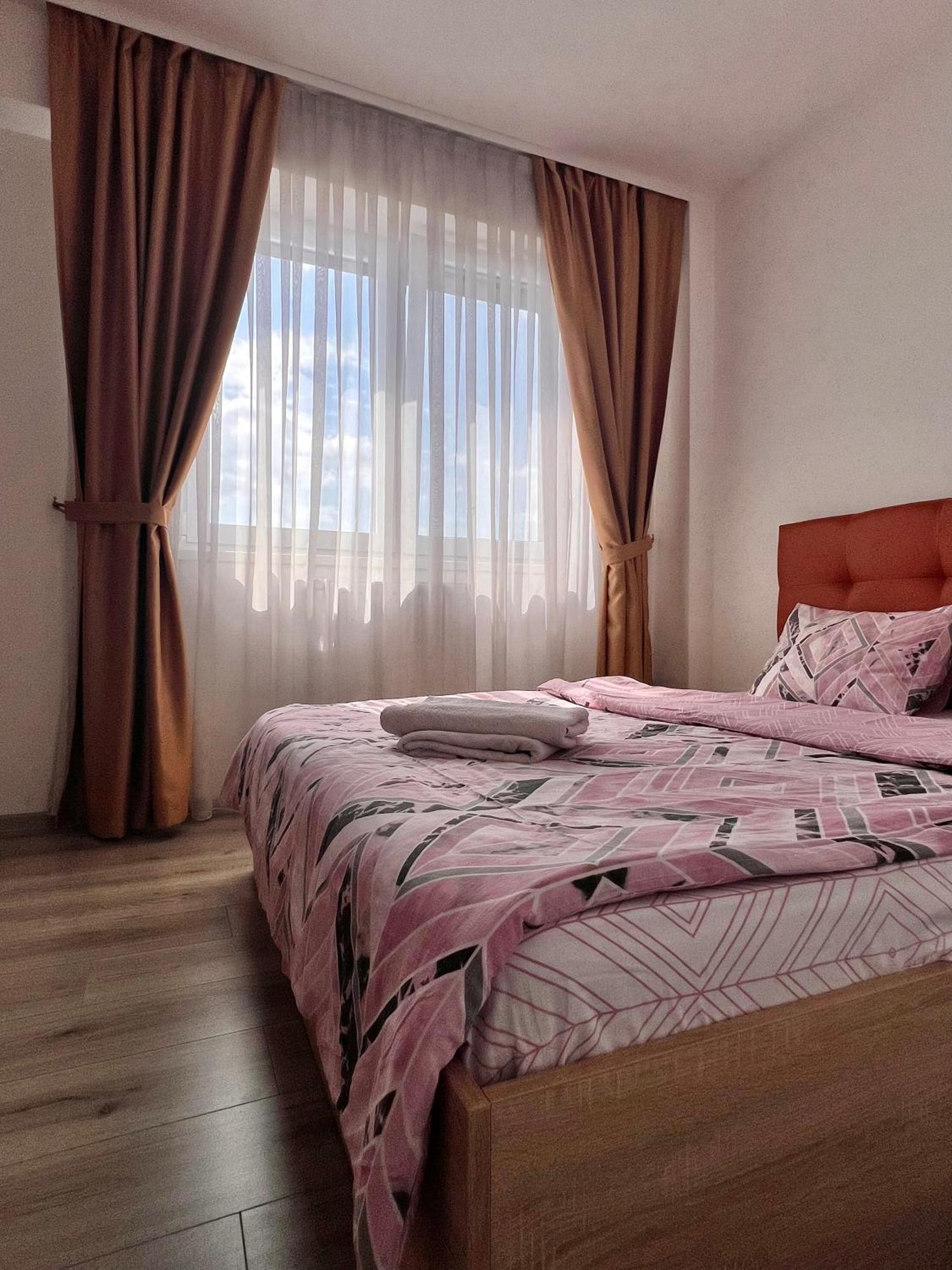 Apartament Madeira Leilighet Oradea Eksteriør bilde